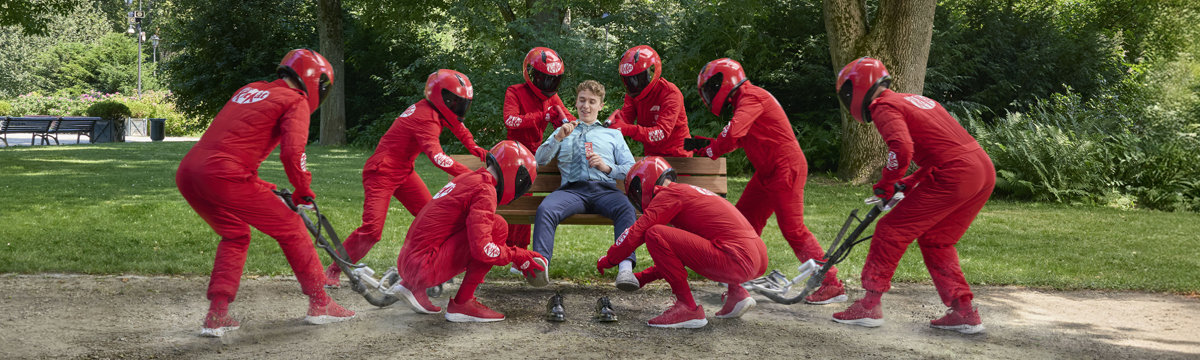 KITKAT Kit Crew