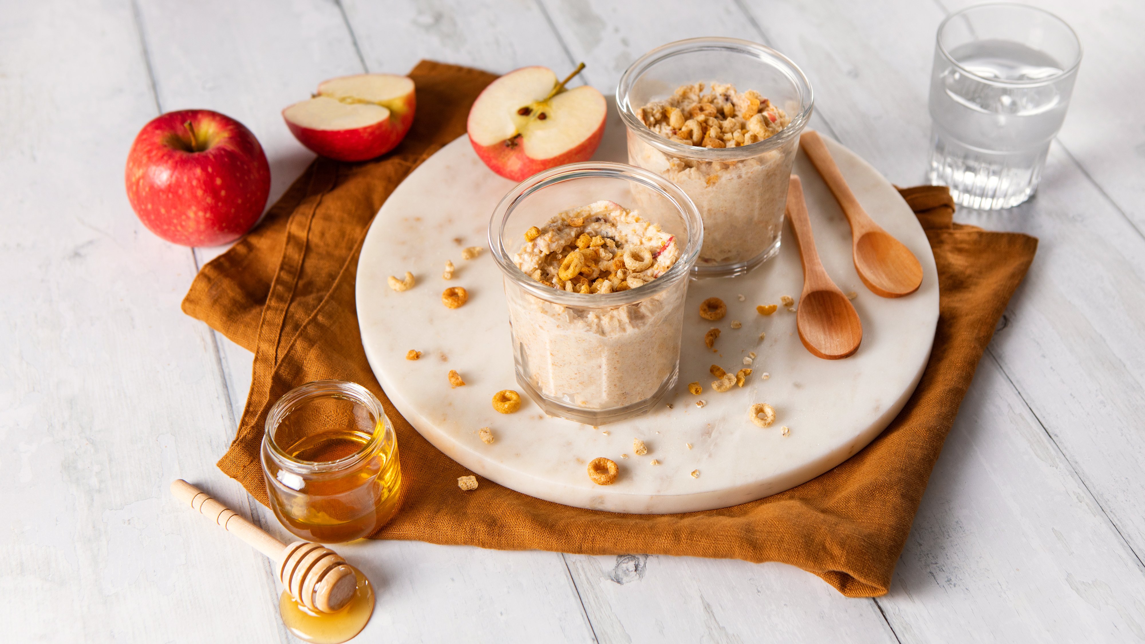 Cheerios® Apple Cinnamon Overnight Porridge